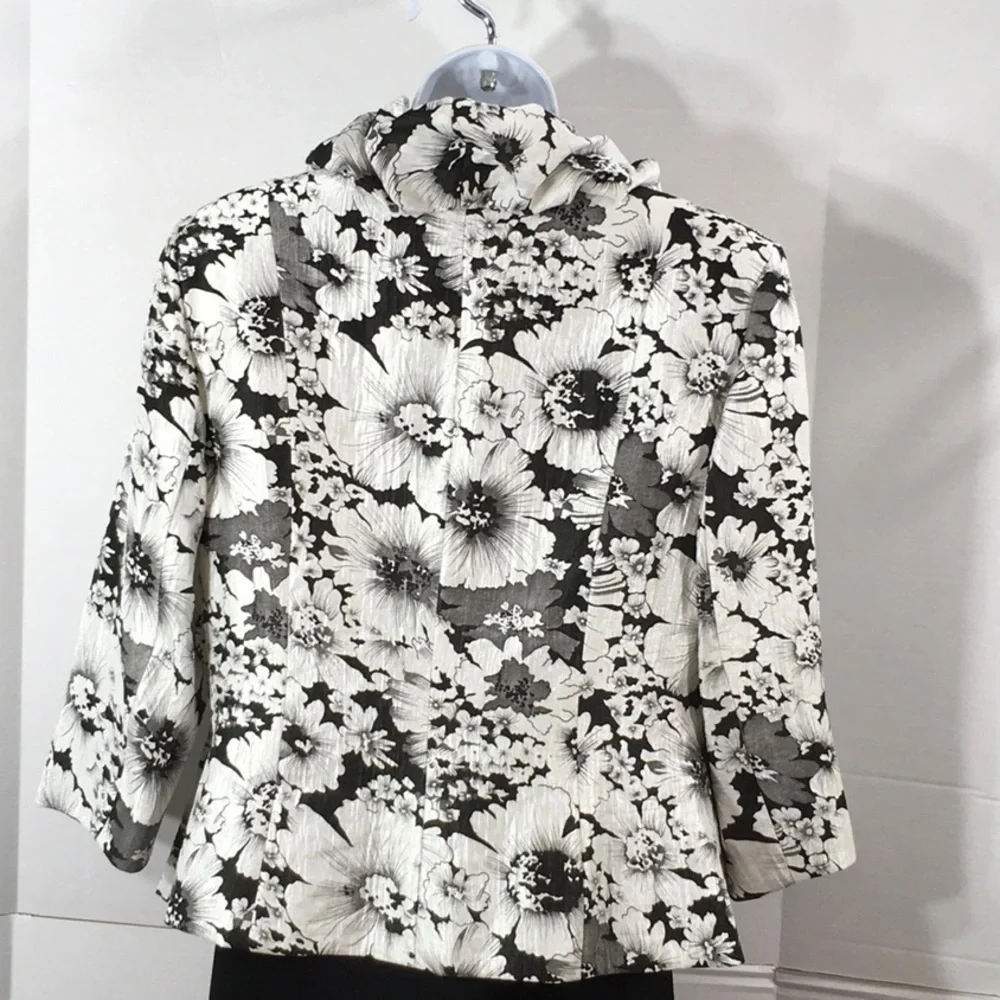 Adrianna Papell b/w ruffled jacket